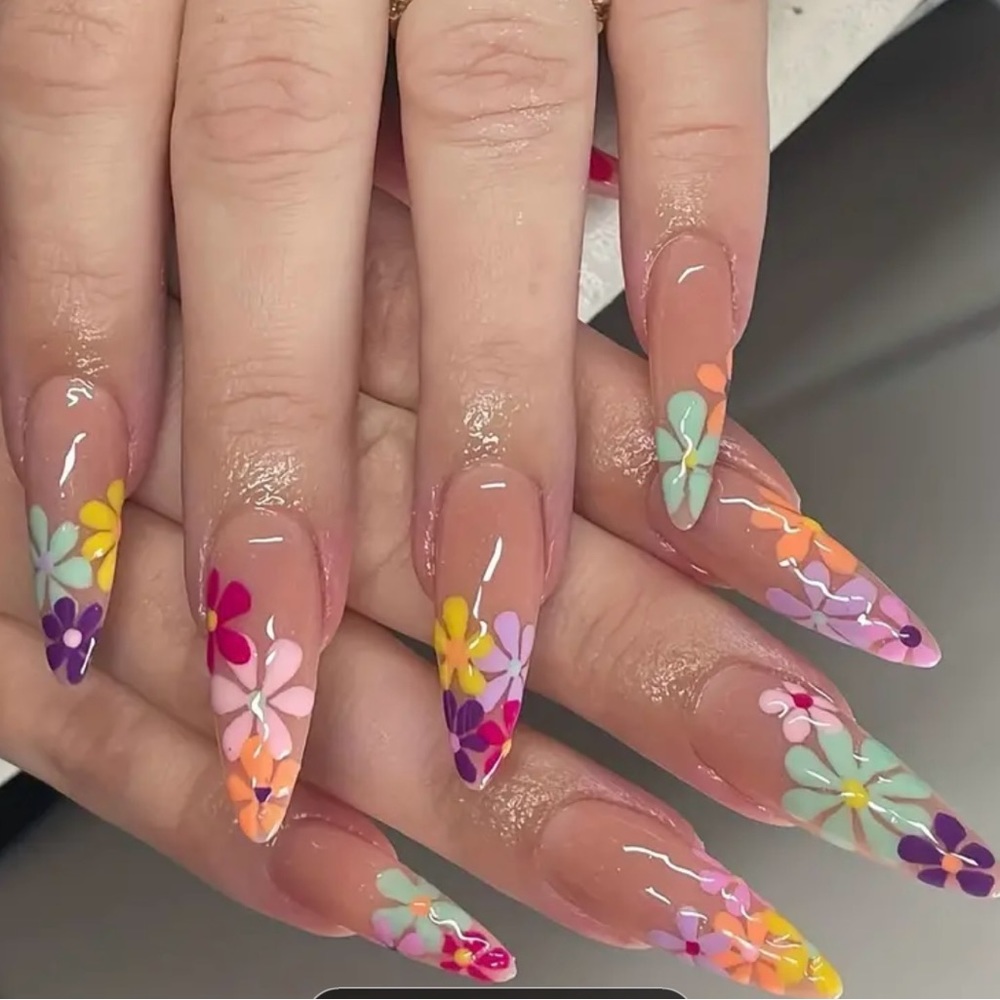 False Nail Professional 24pcs Flower Press On Nails NIP